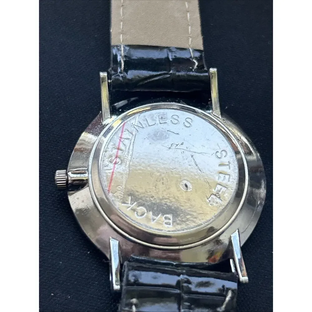 Cruise Club Silver Tone Case White Dial Quartz Watch
